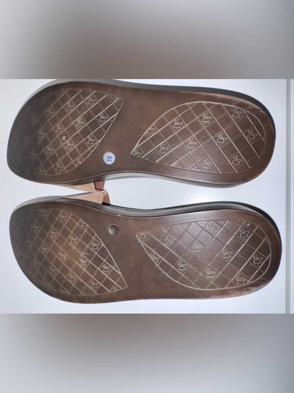 Donald J Pliner Distressed Gold Fiji Wedge Sandals. NWOT - Picture 5 of 5